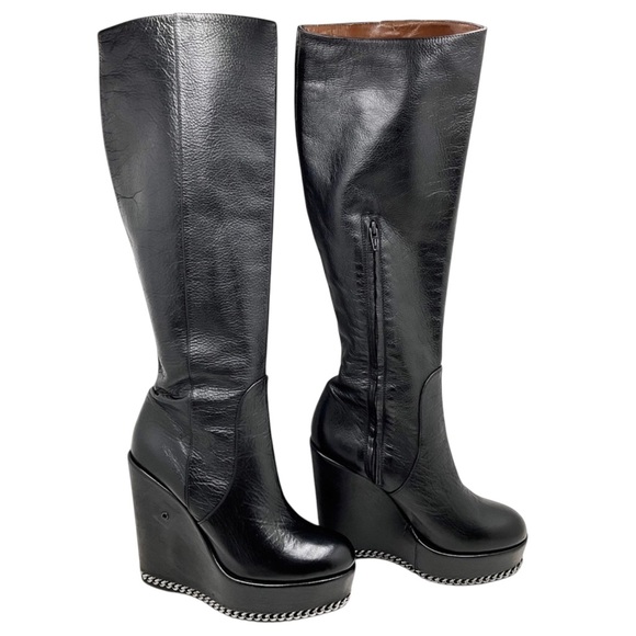 {RITCH ERANI NYFC} Black Leather Wedge Boots with Chain Detail - Picture 3 of 16
